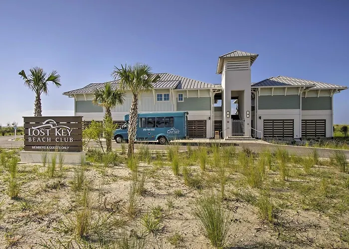 'the Beachcomber' Escape W/ Club Amenities! Pensacola