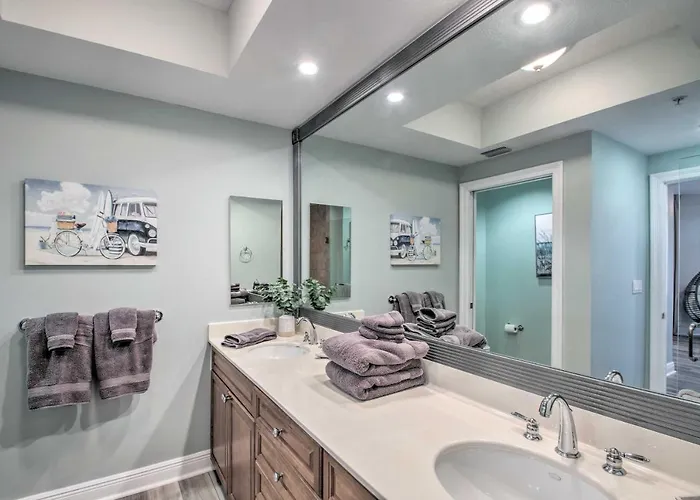 Holiday home 'the Beachcomber' Escape W/ Club Amenities! Pensacola