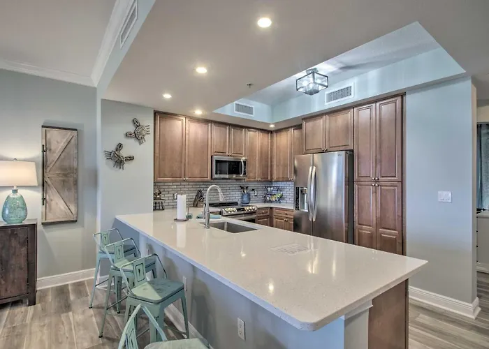 Holiday home 'the Beachcomber' Escape W/ Club Amenities! Pensacola