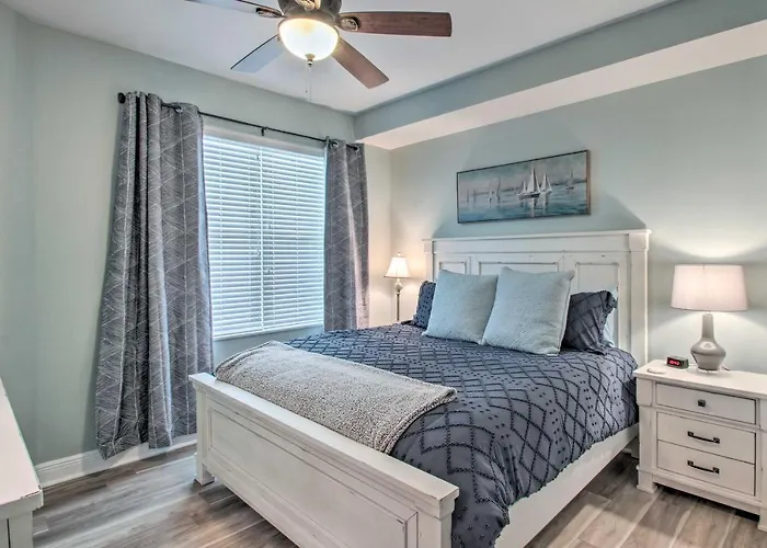 Holiday home 'the Beachcomber' Escape W/ Club Amenities! Pensacola