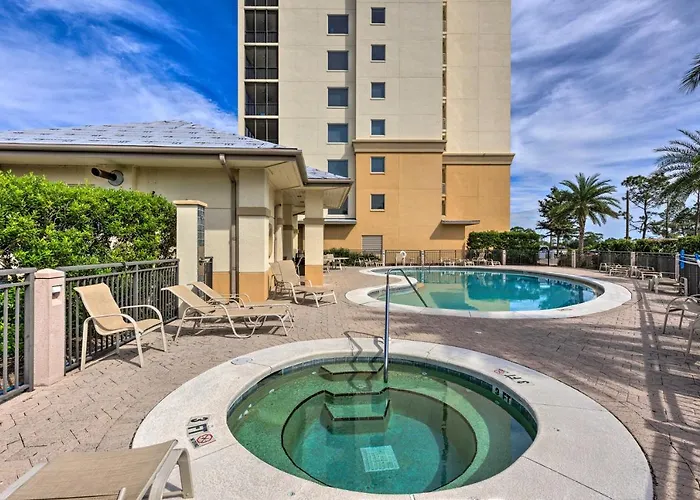 'the Beachcomber' Escape W/ Club Amenities! Pensacola