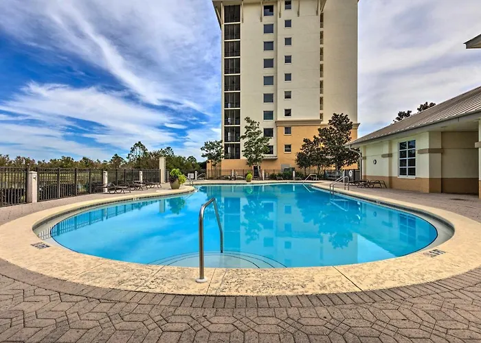 'the Beachcomber' Escape W/ Club Amenities! * Pensacola
